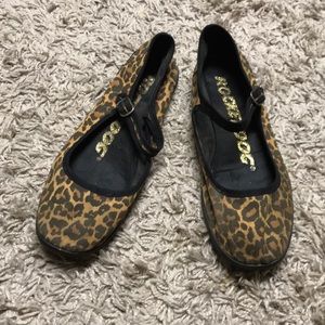 Rocket dog leopard flat